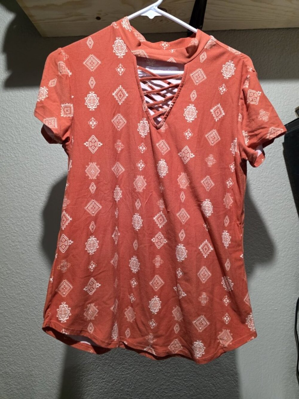 No Boundaries NoBo Orange Patterned Shirt Junior Women's XL Soft Short Sleeve